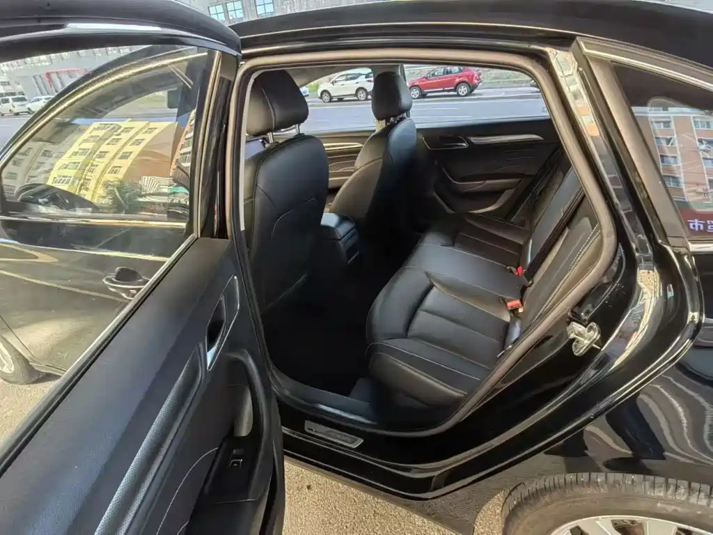 ROEWE I6 2018
