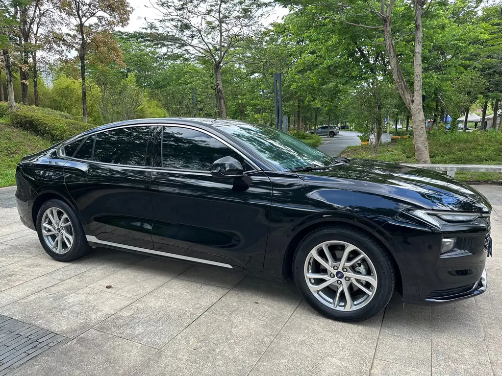 FORD MONDEO 2022