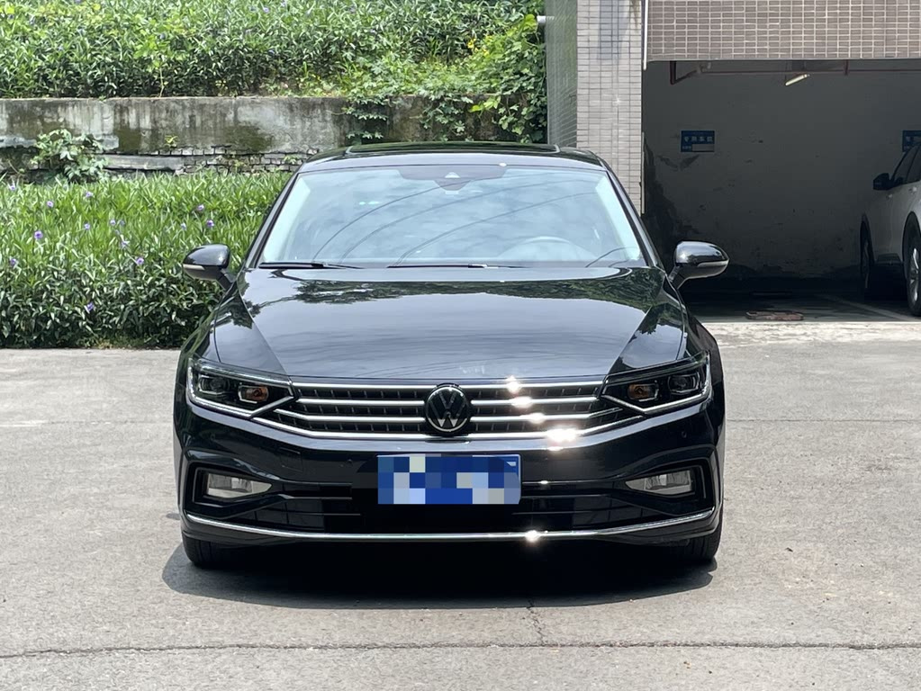 VOLKSWAGEN MAGOTAN 2023