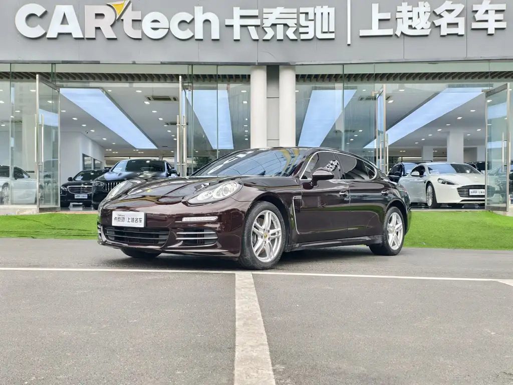PORSCHE PANAMERA