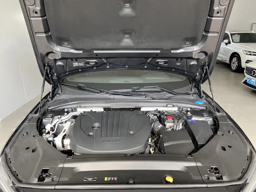 VOLVO S90 2023