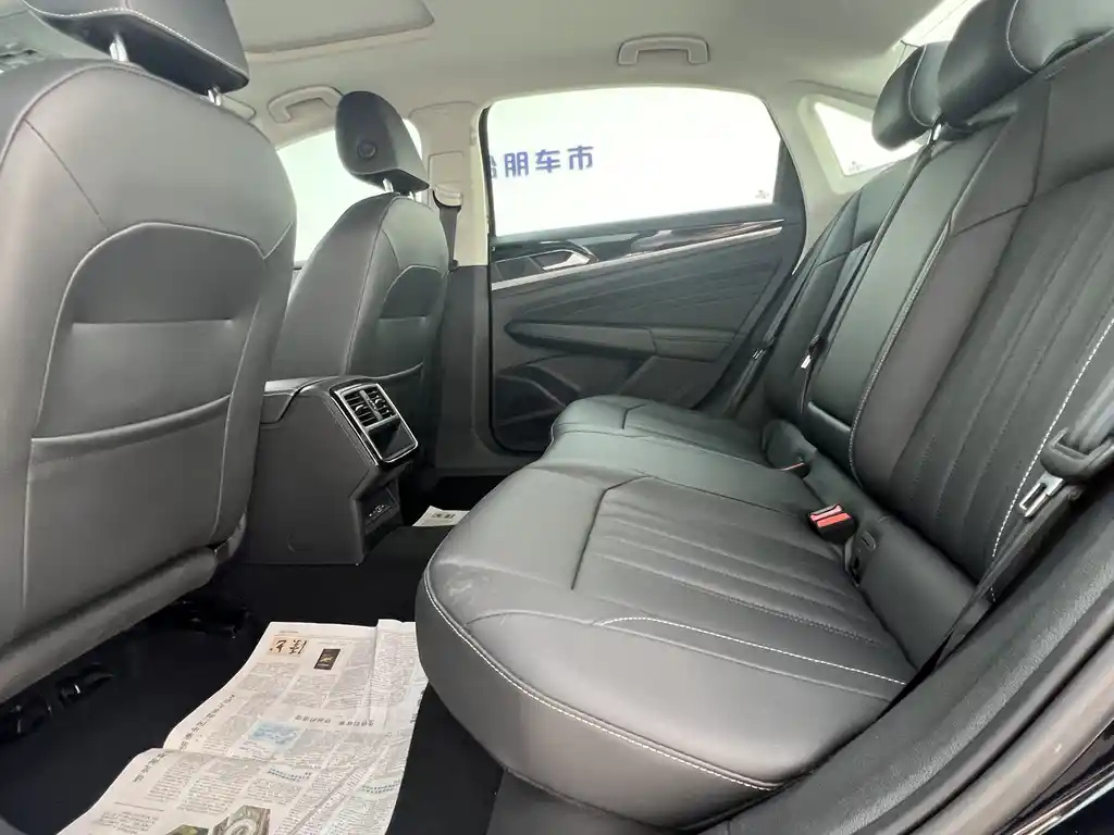 VOLKSWAGEN PASSAT 2022