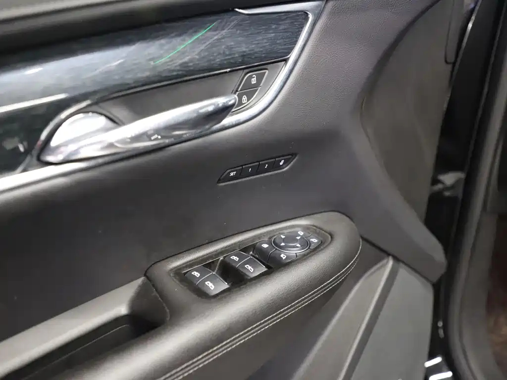 CADILLAC XT5 2021