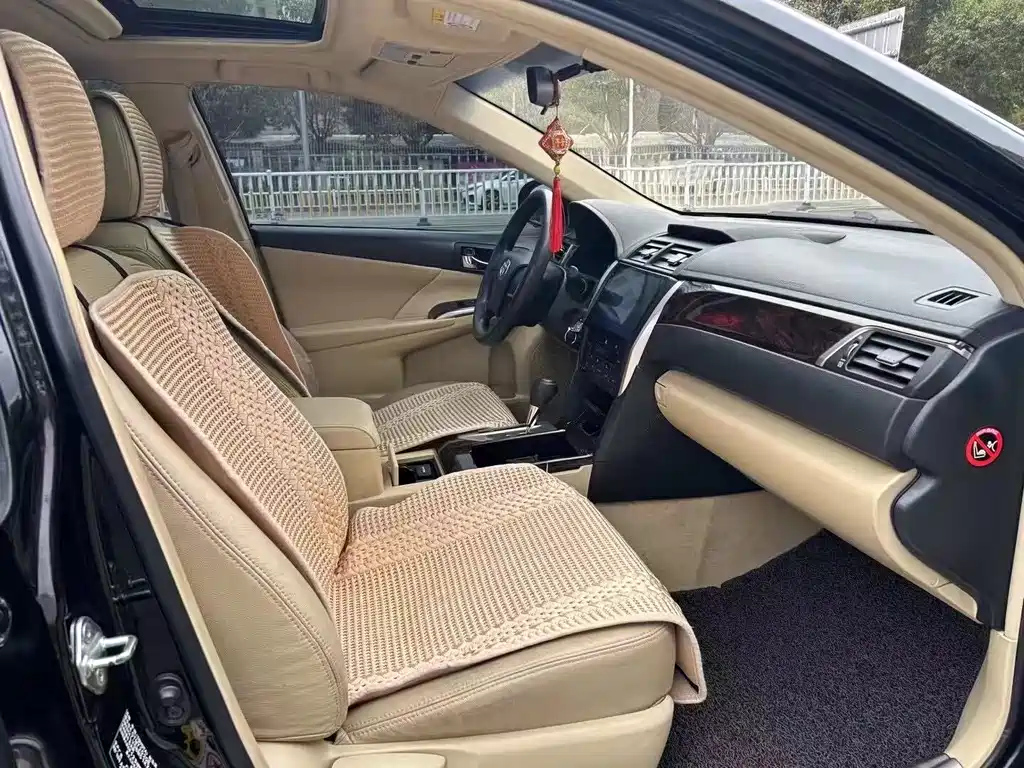 TOYOTA CAMRY 2015