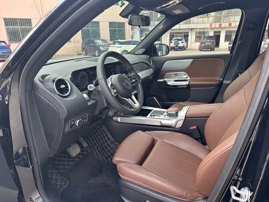 MERCEDES BENZ GLB 2023