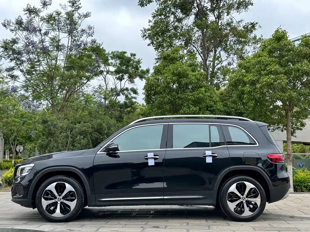 MERCEDES BENZ GLB 2021