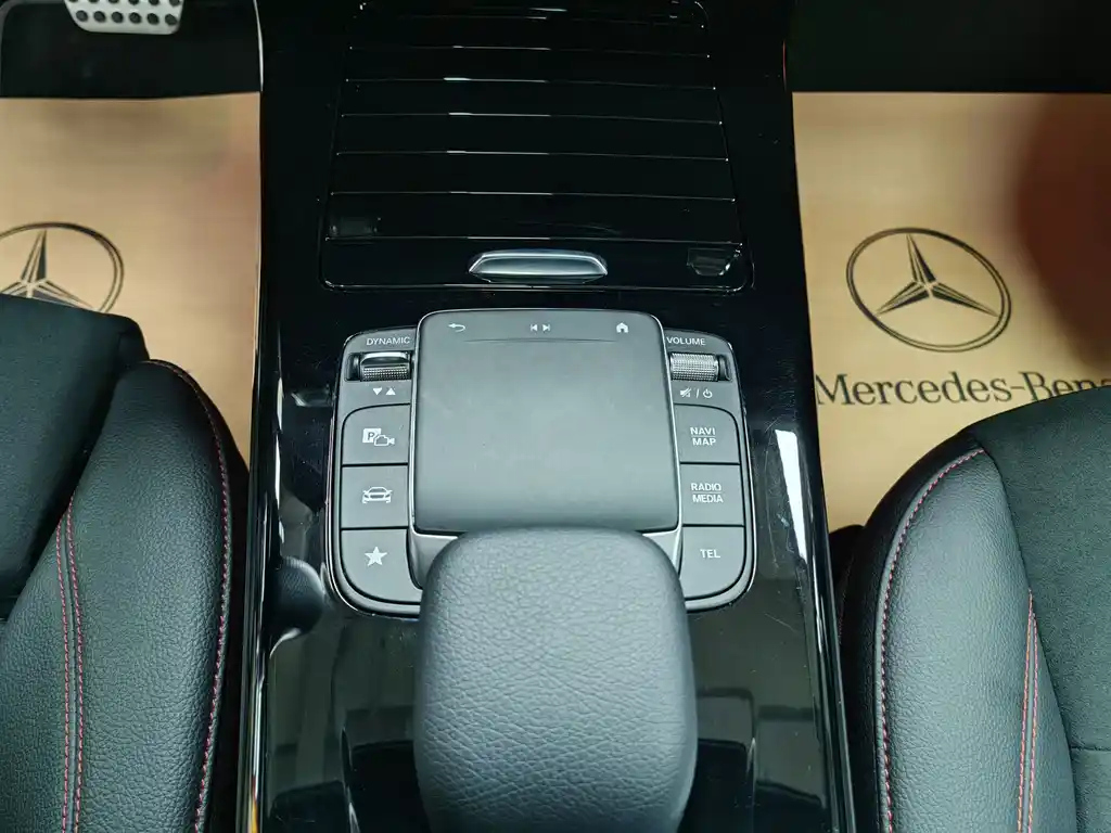 MERCEDES BENZ CLA 2023