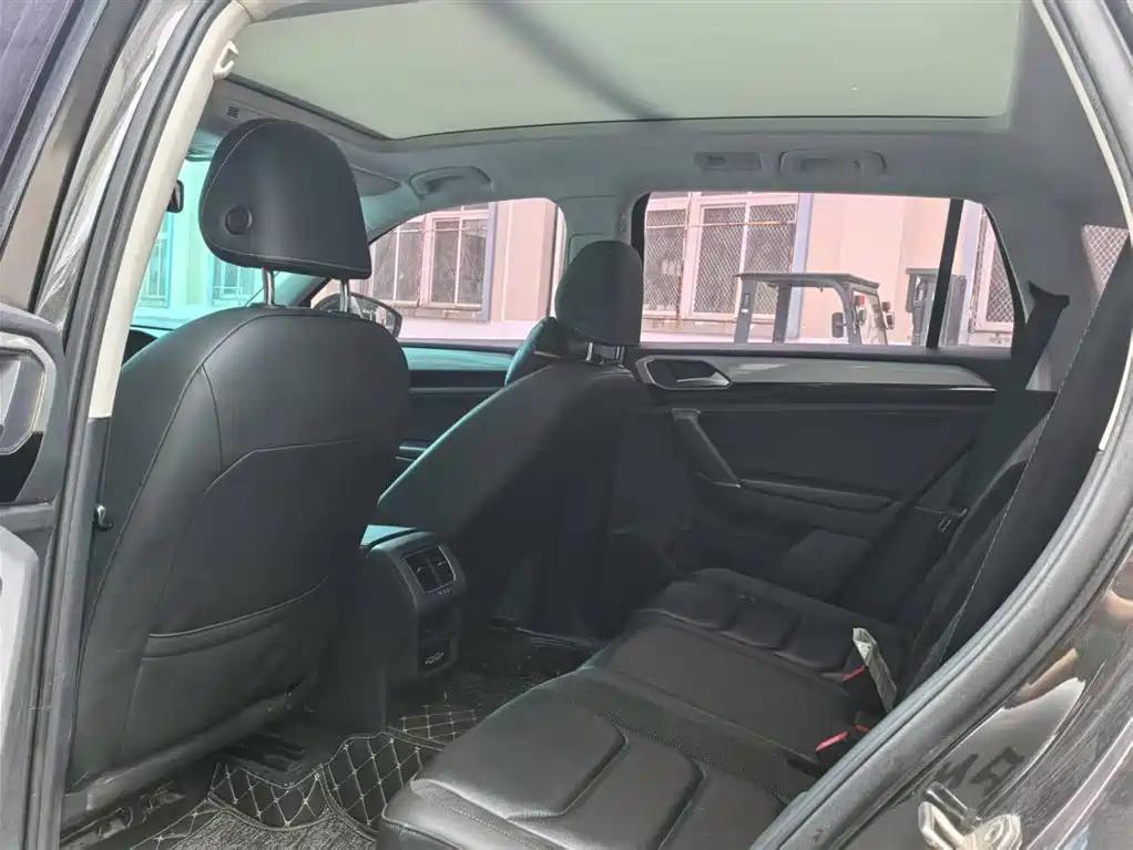 VOLKSWAGEN TAYRON 2019
