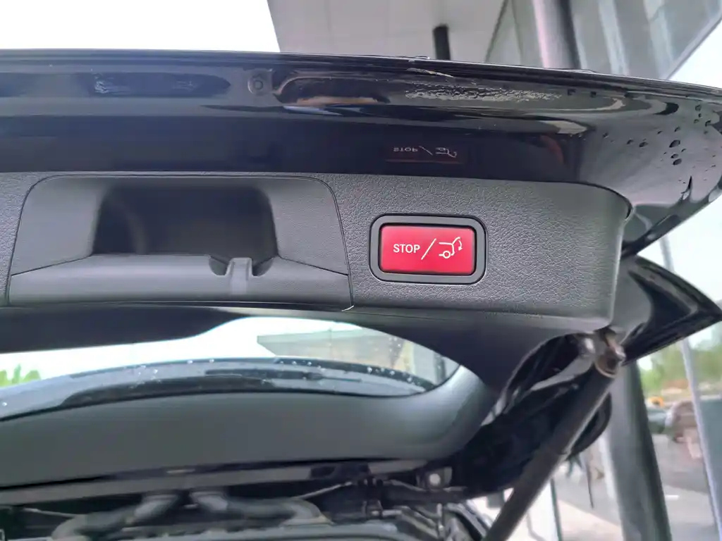 MERCEDES BENZ GLB 2024