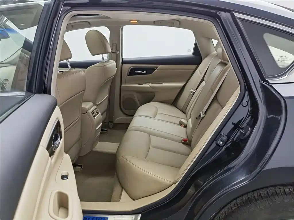 NISSAN TEANA 2013