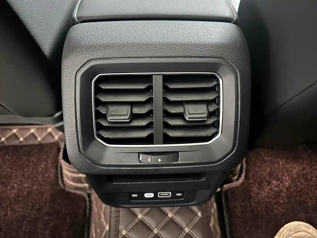 VOLKSWAGEN TIGUAN L 2024