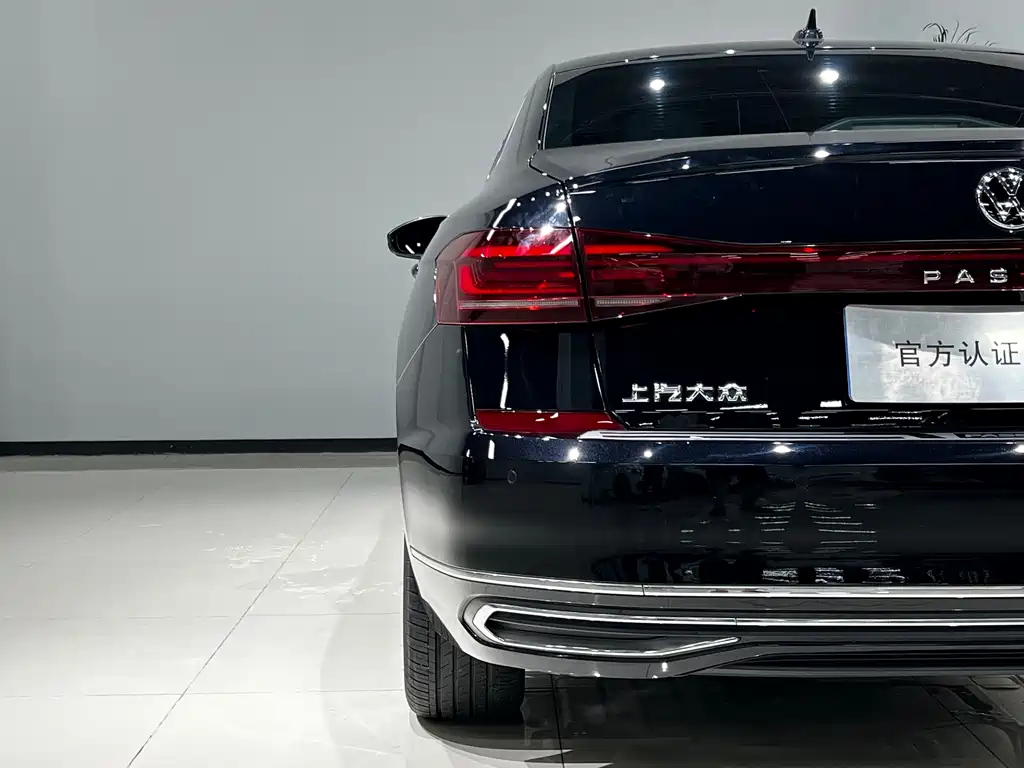 VOLKSWAGEN PASSAT 2023