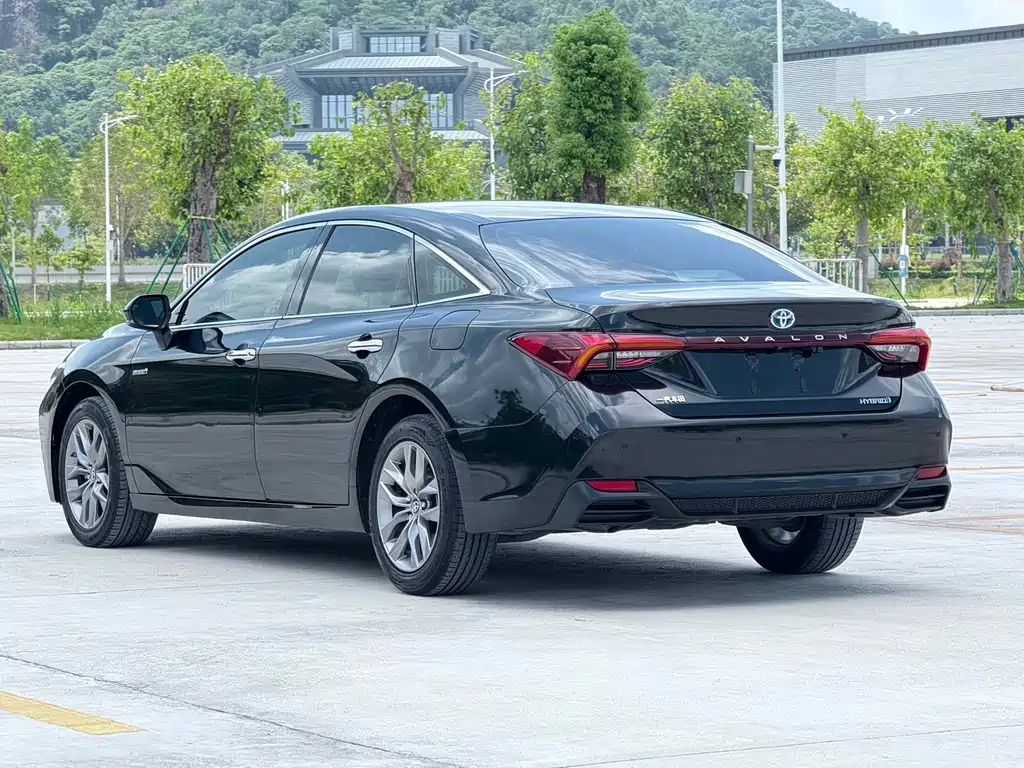 TOYOTA AVALON 2019