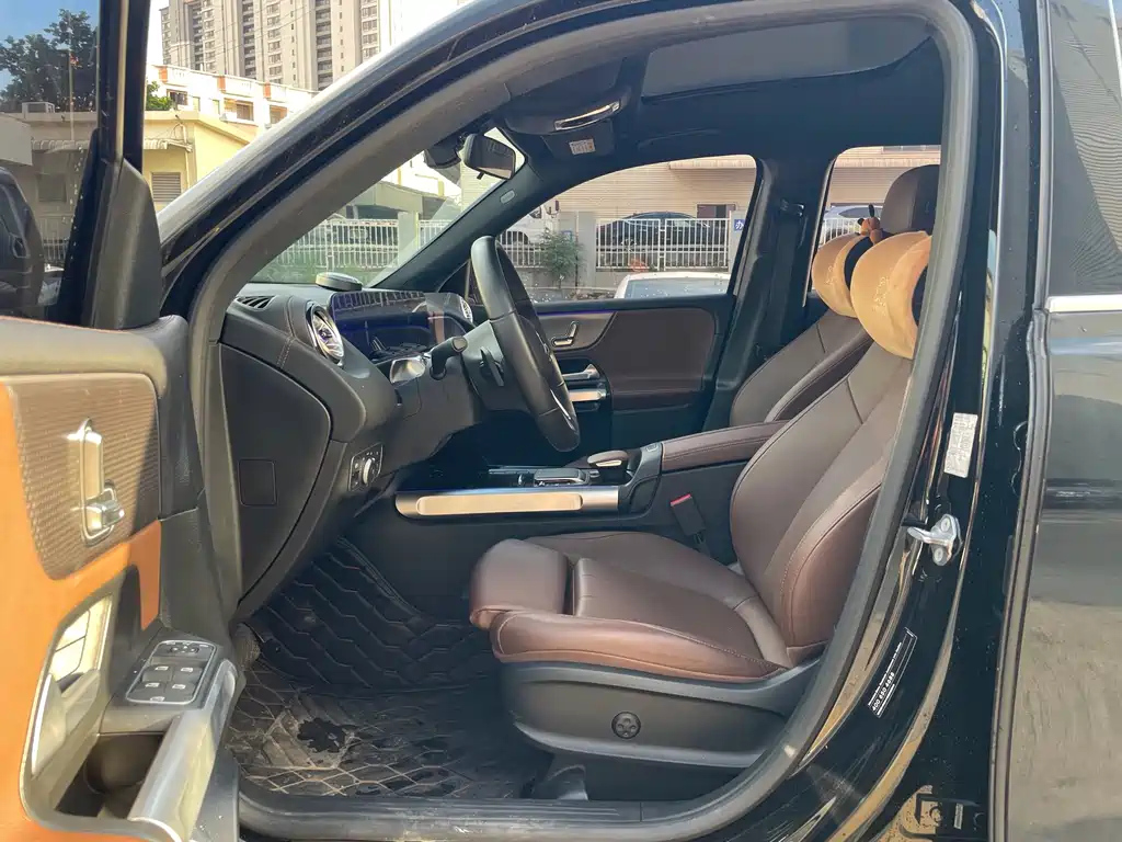 MERCEDES BENZ GLB 2023