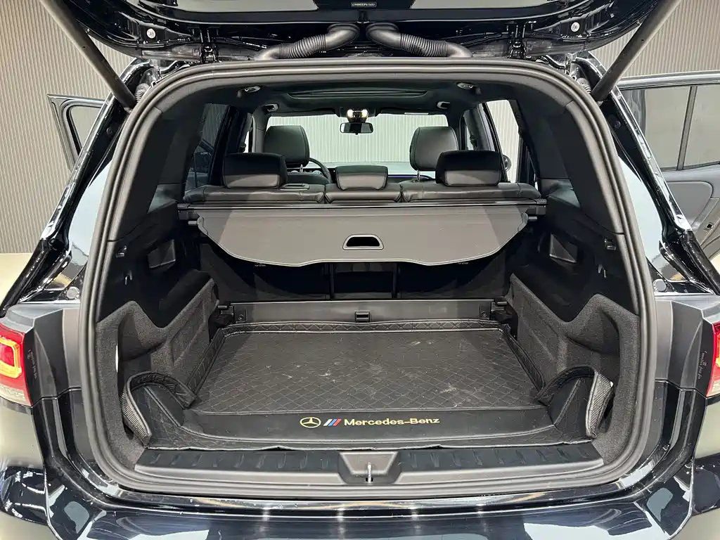 MERCEDES BENZ GLB 2024