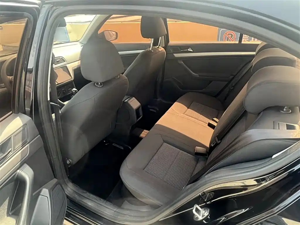 VOLKSWAGEN LAVIDA 2017