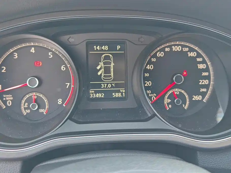 VOLKSWAGEN PASSAT 2018