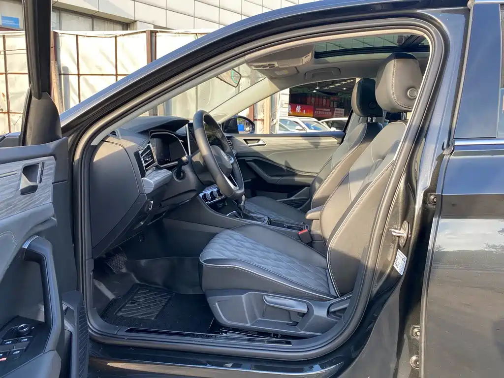 VOLKSWAGEN SAGITAR 2023