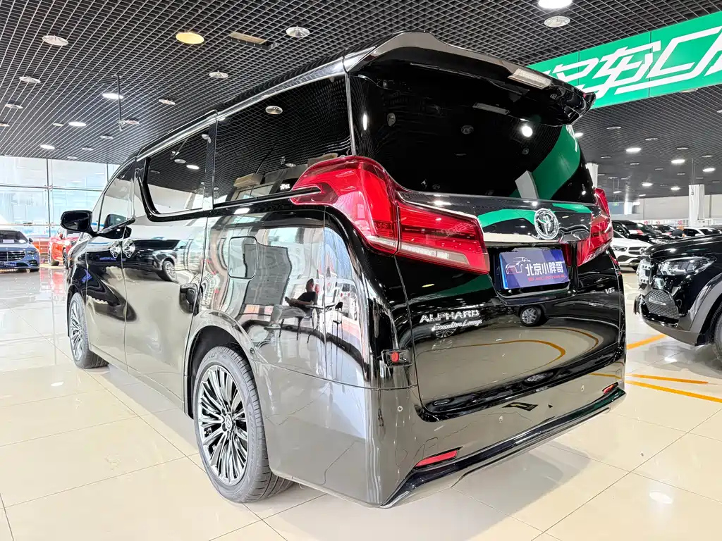 TOYOTA ALPHARD 2018