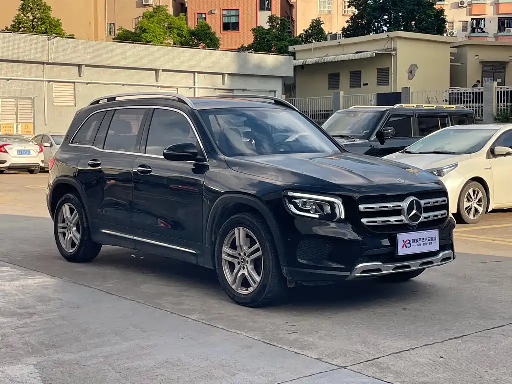 MERCEDES BENZ GLB 2023