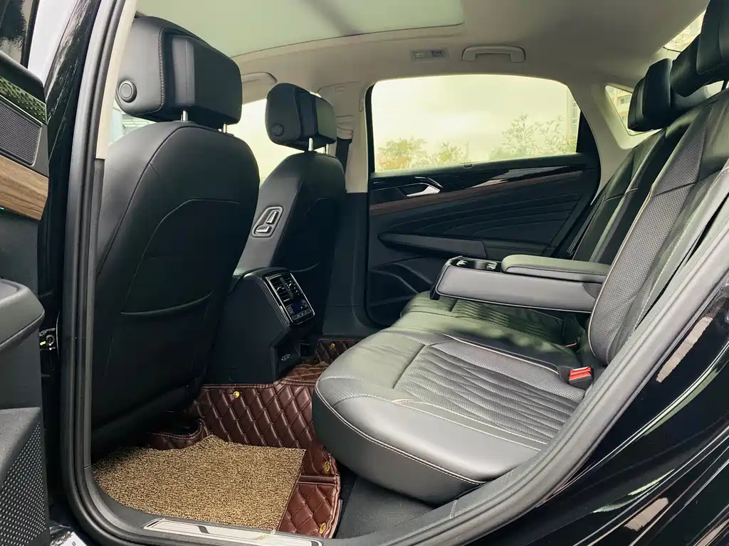 VOLKSWAGEN PASSAT 2020