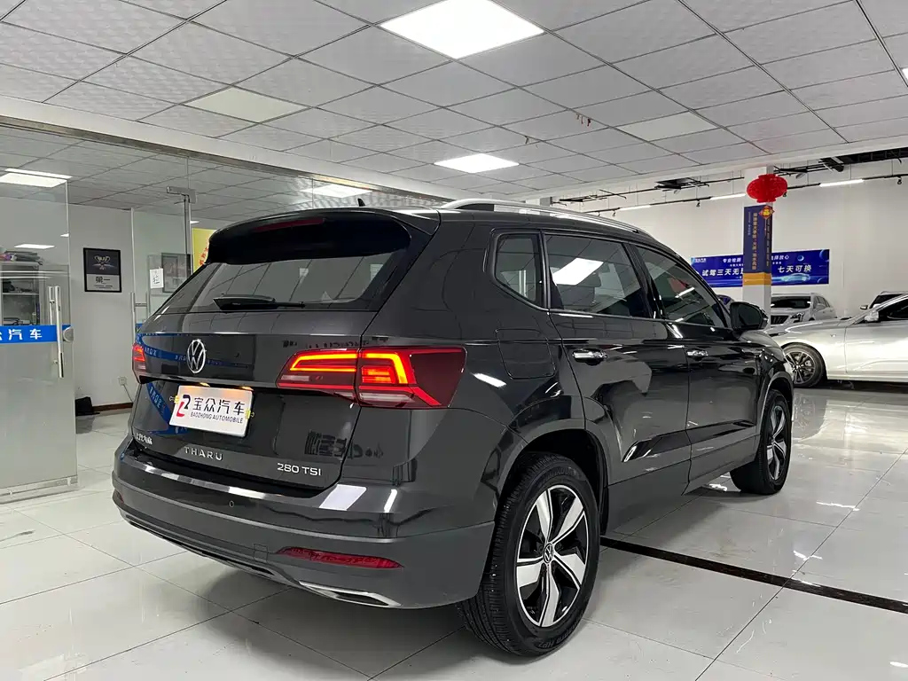 VOLKSWAGEN THARU 2021
