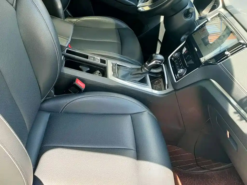 ROEWE RX5 2016