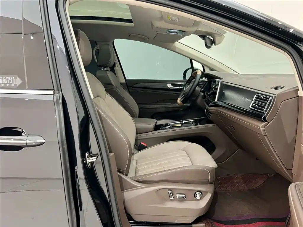 VOLKSWAGEN VILORAN 2024