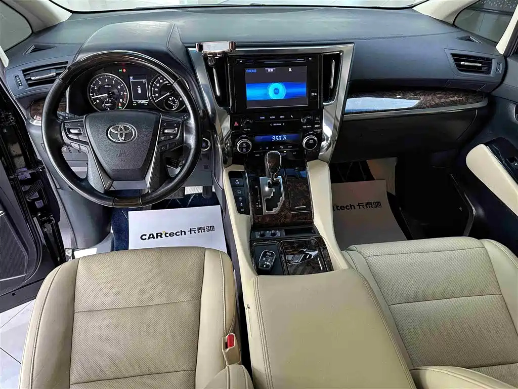 TOYOTA ALPHARD 2018