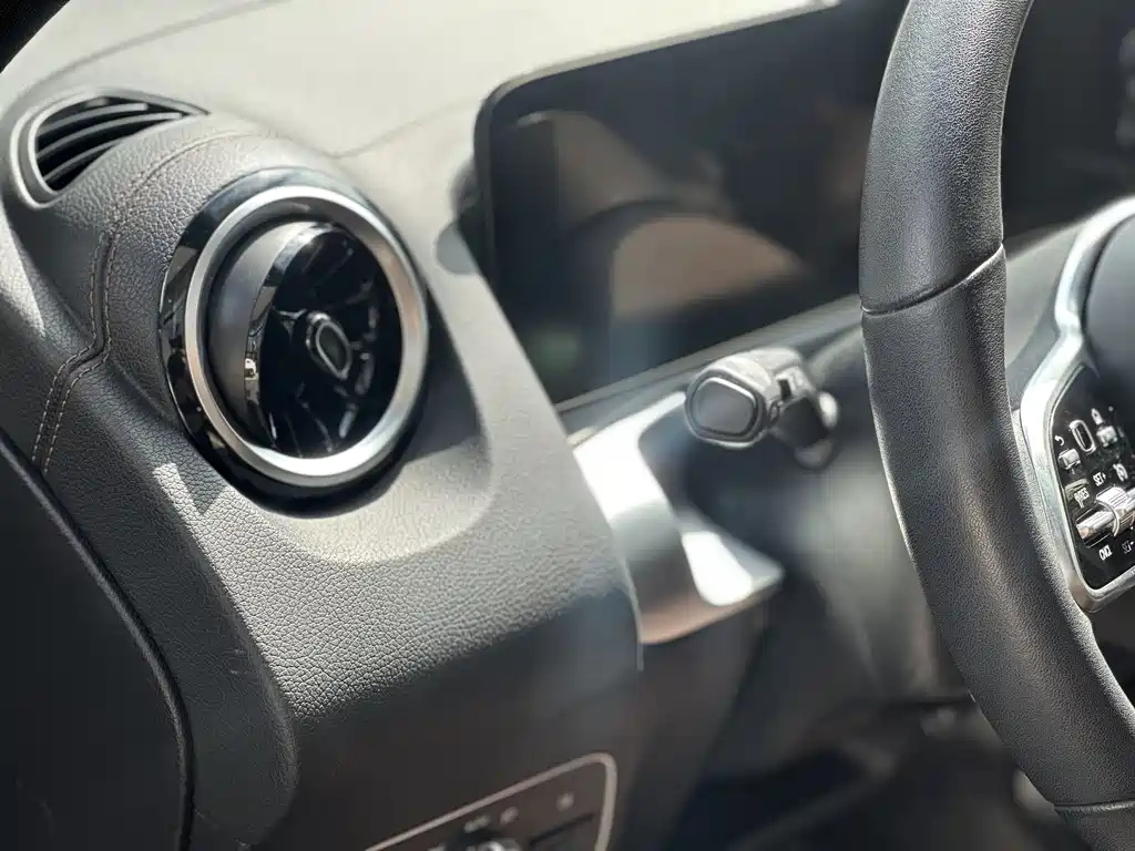 MERCEDES BENZ GLB 2022