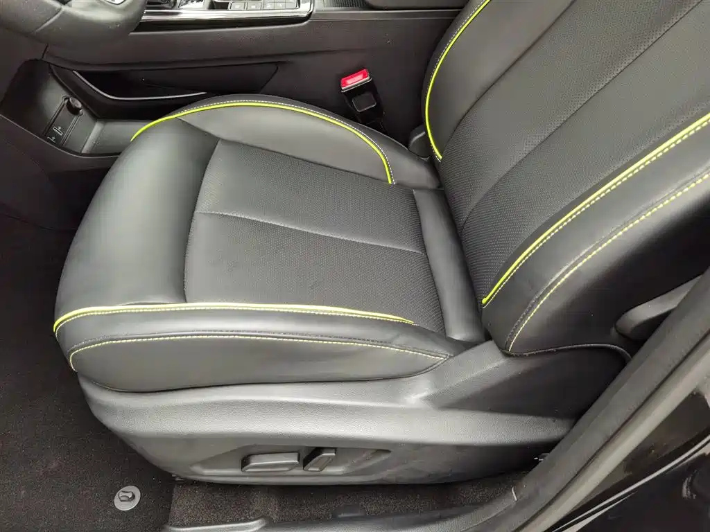 ROEWE RX5 2022