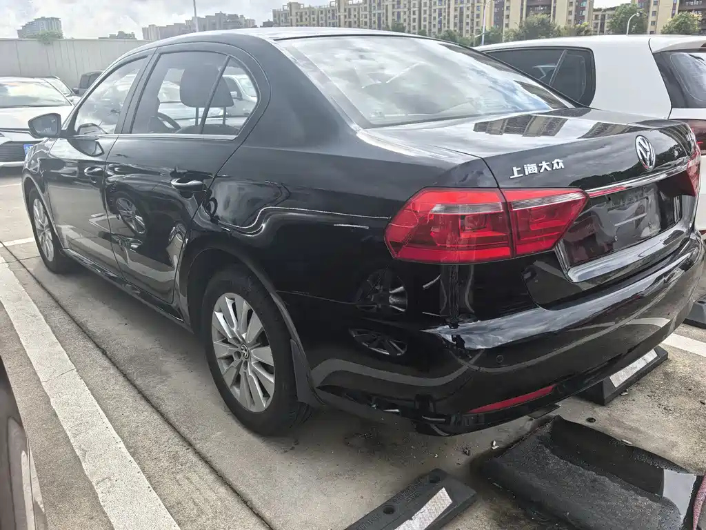 VOLKSWAGEN LAVIDA 2013