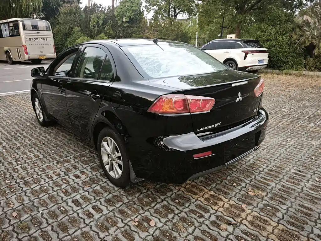 MITSUBISHI LANCER EX 2013