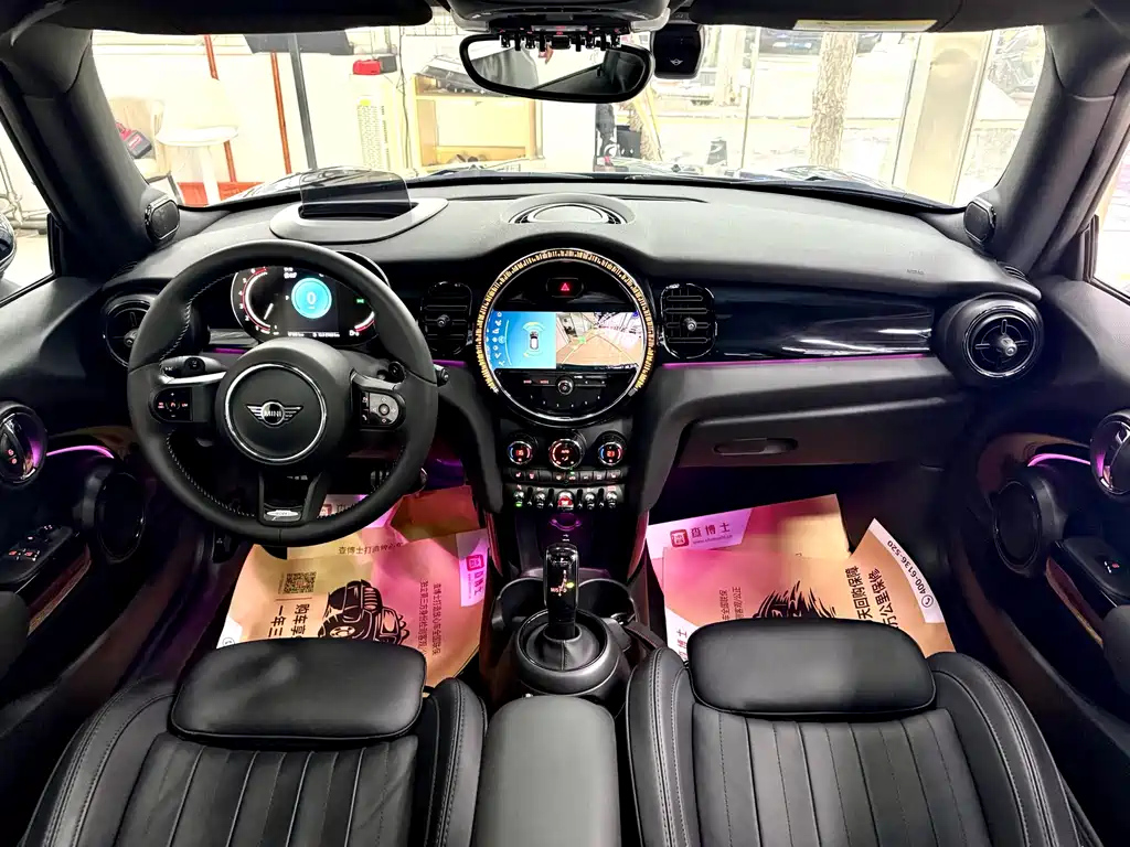MINI JCW 2023