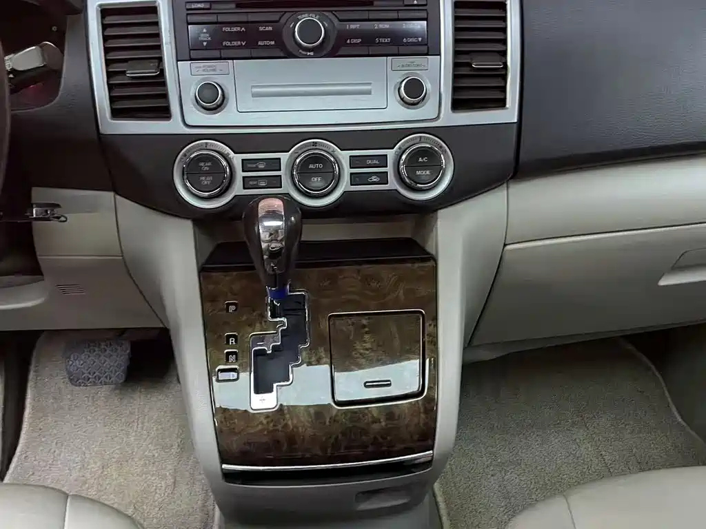 MAZDA 8 2011
