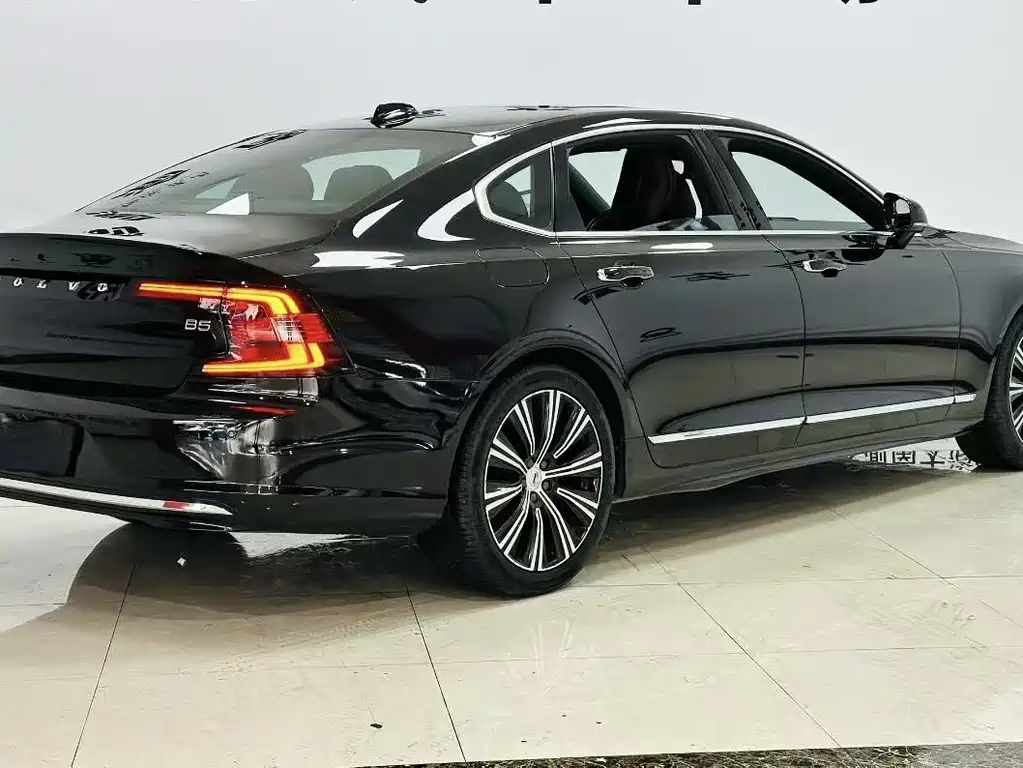 VOLVO S90 2021