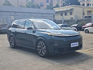 LI AUTO L8  2024