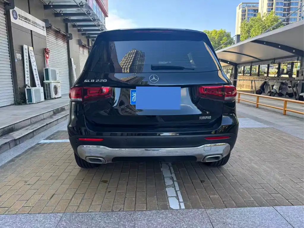 MERCEDES BENZ GLB 2023