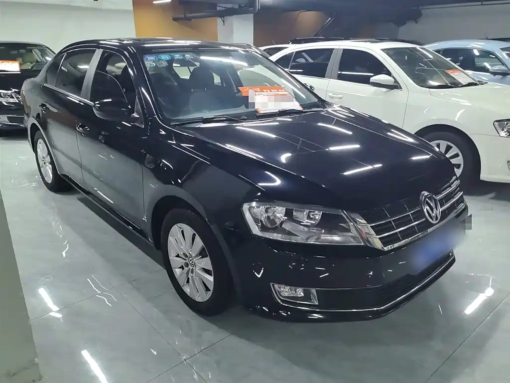 VOLKSWAGEN LAVIDA 2013