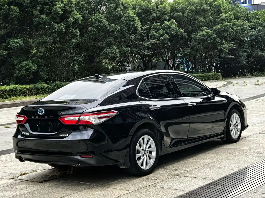 TOYOTA CAMRY 2023