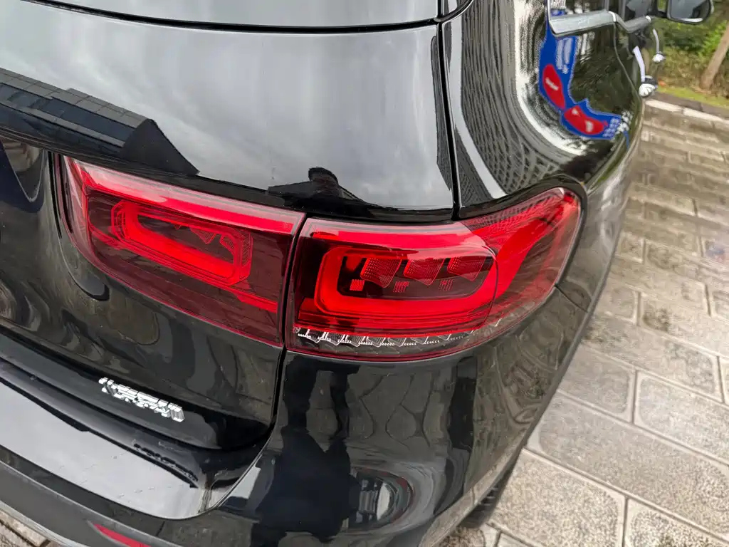 MERCEDES BENZ GLB 2021