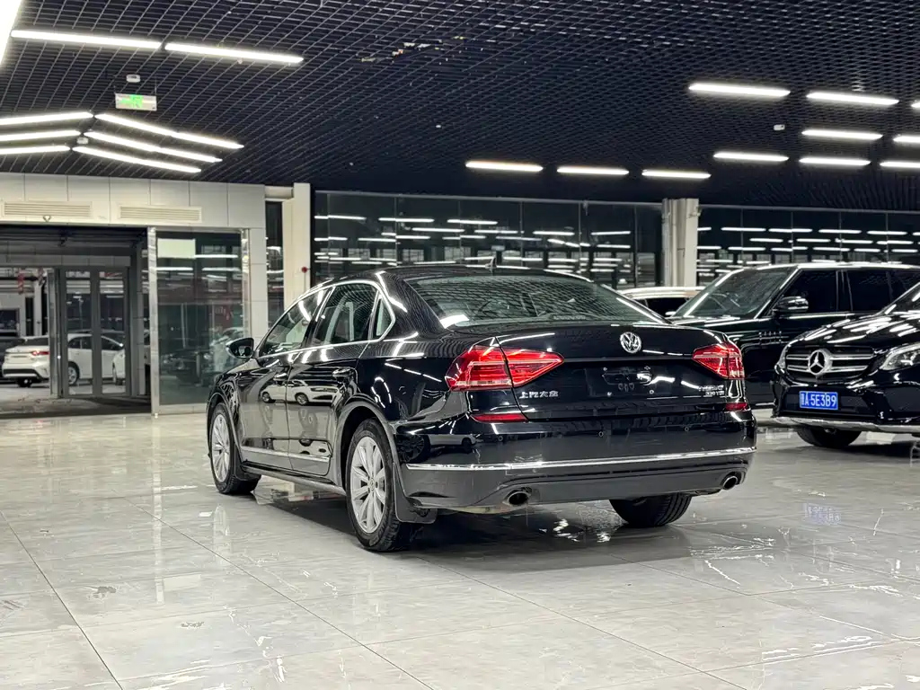 VOLKSWAGEN PASSAT 2016