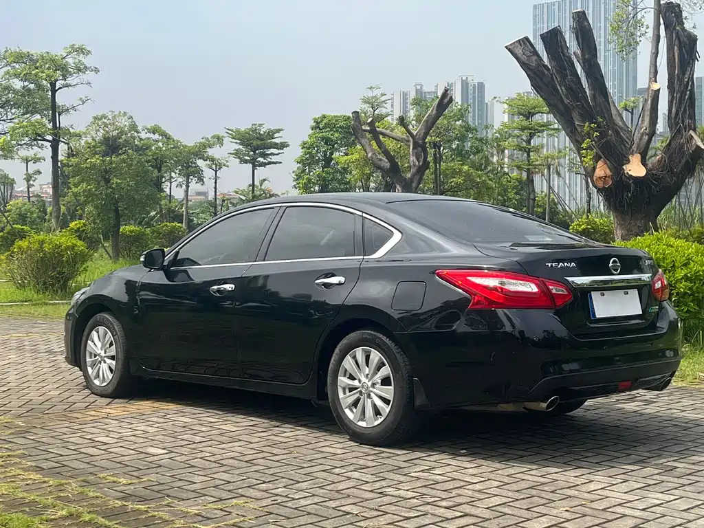 NISSAN TEANA 2017