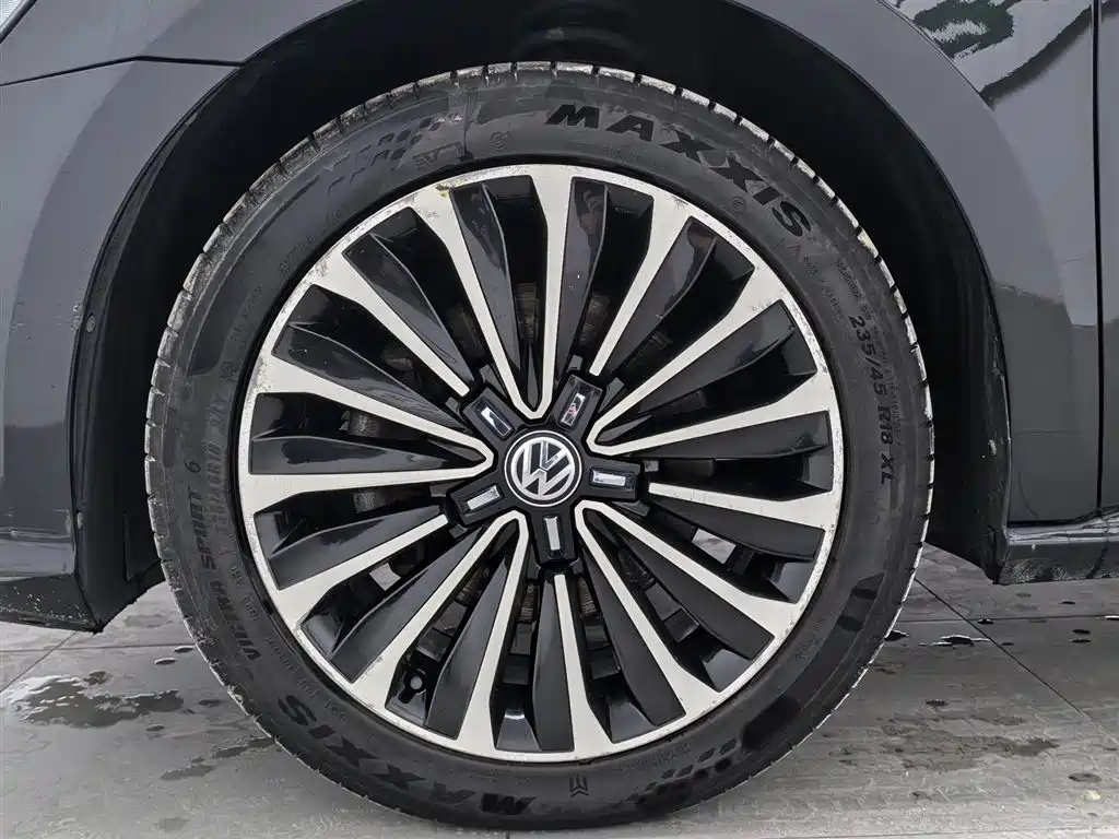 VOLKSWAGEN PASSAT 2016