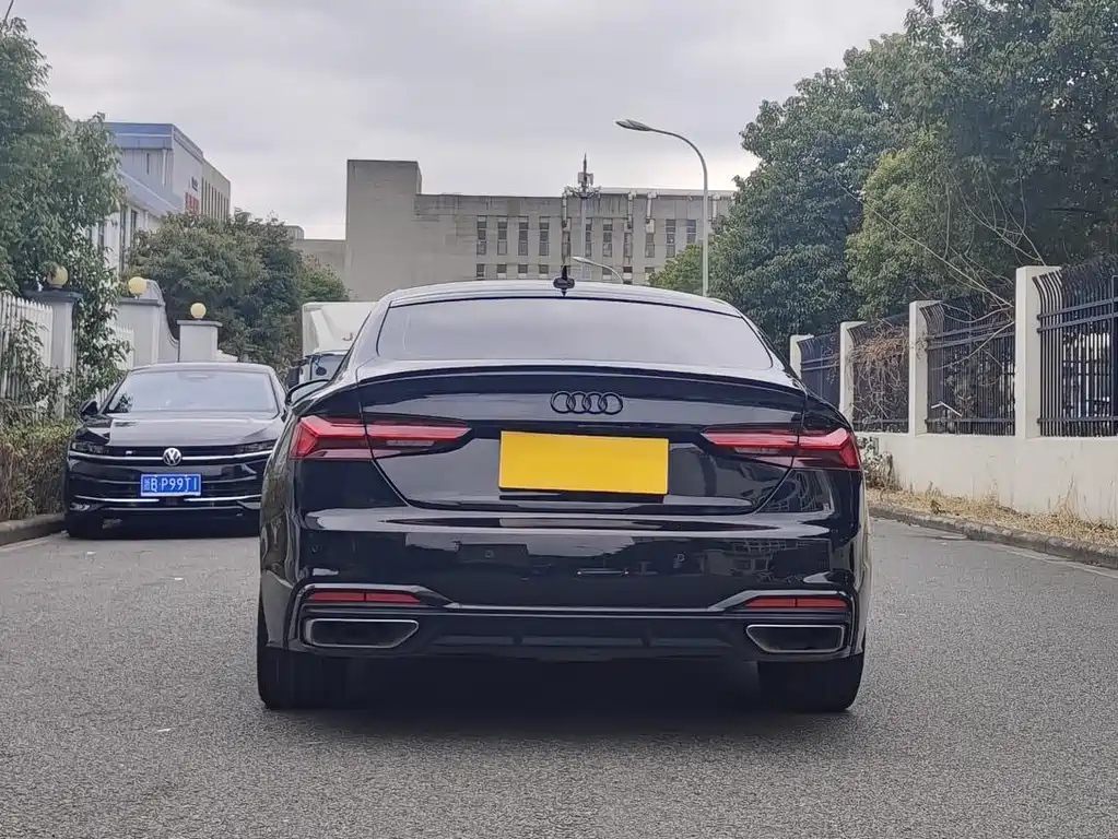 AUDI A5 2022