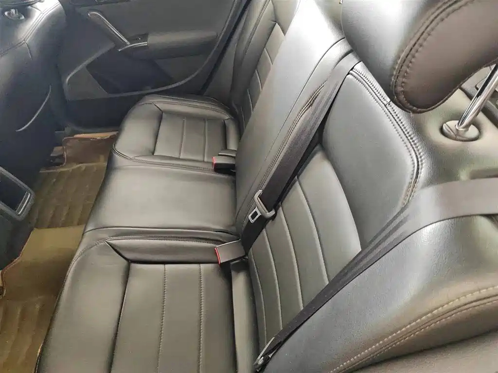 VOLKSWAGEN LAVIDA 2013