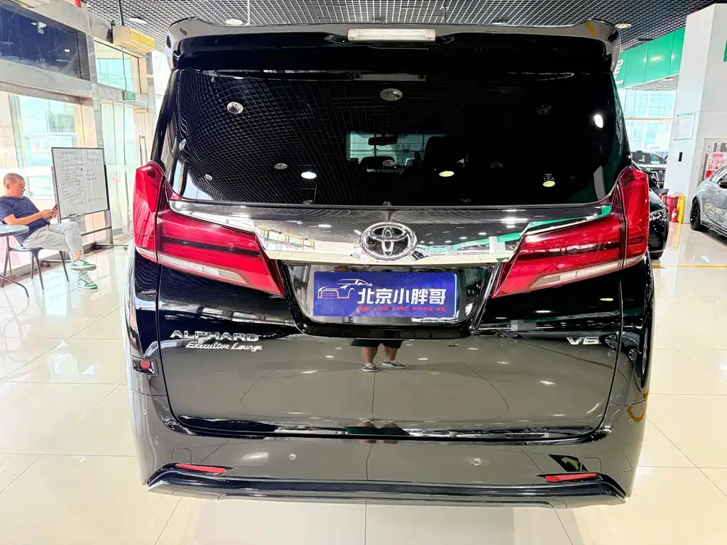 TOYOTA ALPHARD 2018