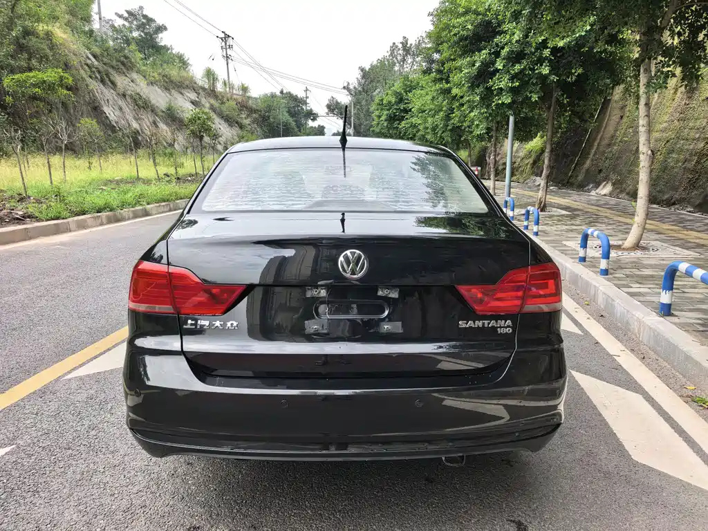 VOLKSWAGEN SANTANA 2016