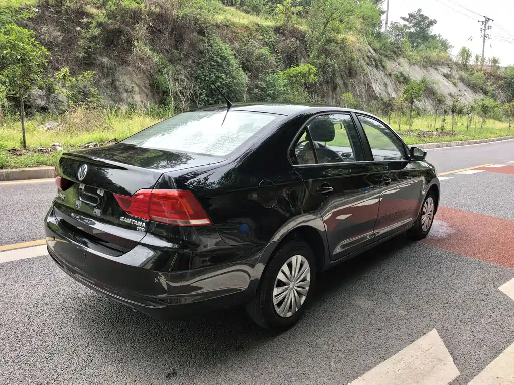 VOLKSWAGEN SANTANA 2016