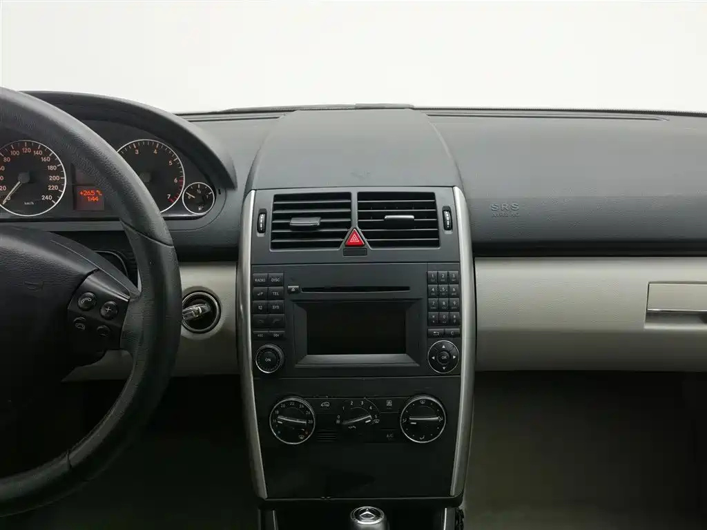 MERCEDES BENZ A-CLASS IMPORT 2011